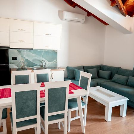Fabio Guest House Гірокастра Екстер'єр фото