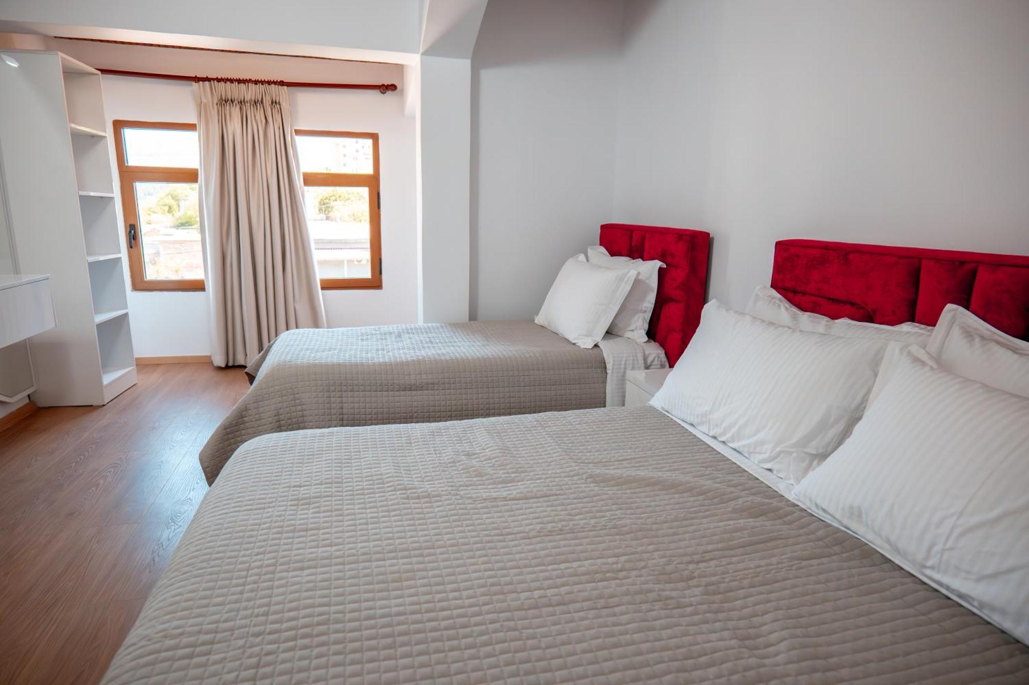 Fabio Guest House Гірокастра Екстер'єр фото