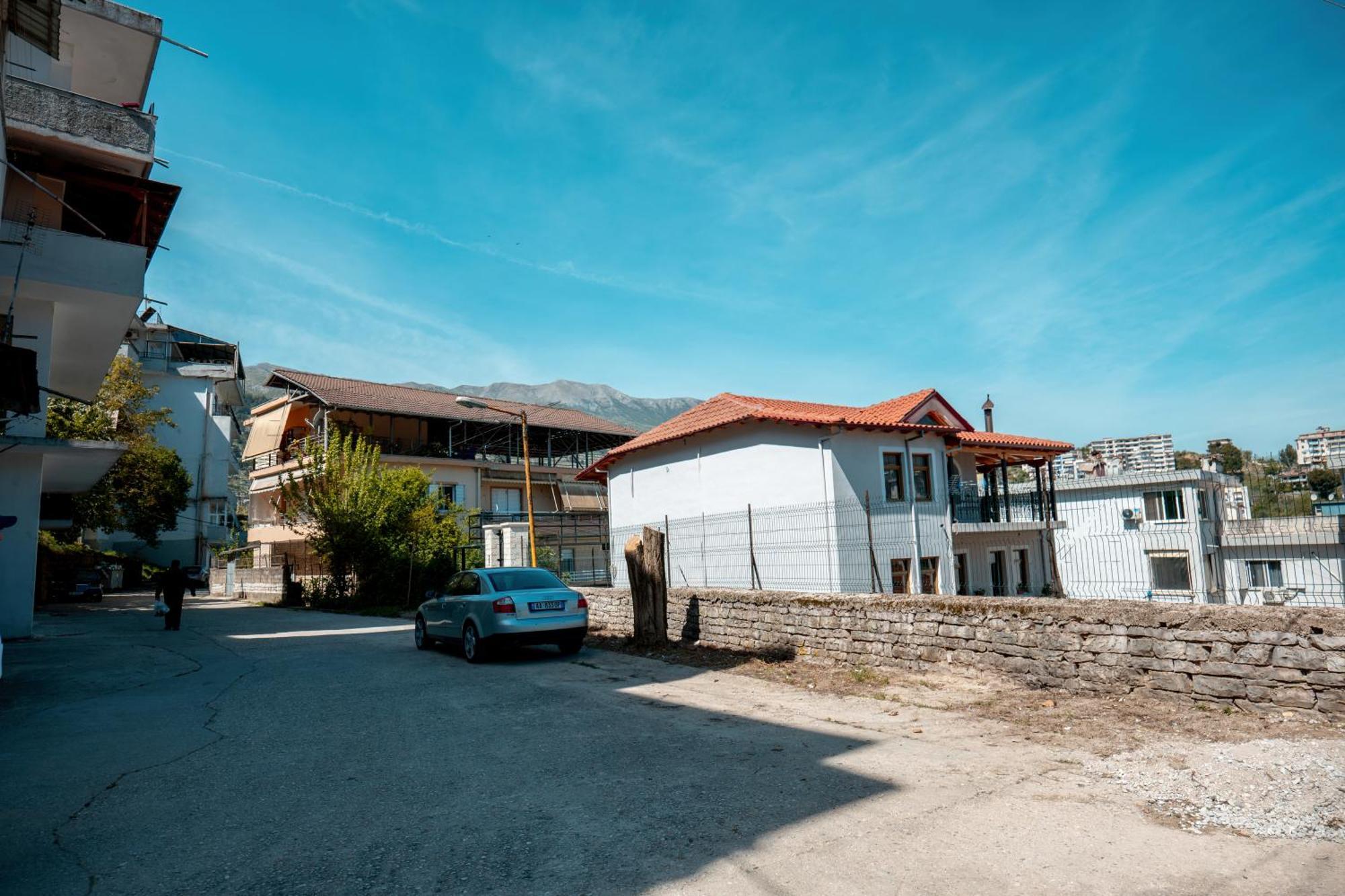 Fabio Guest House Гірокастра Екстер'єр фото